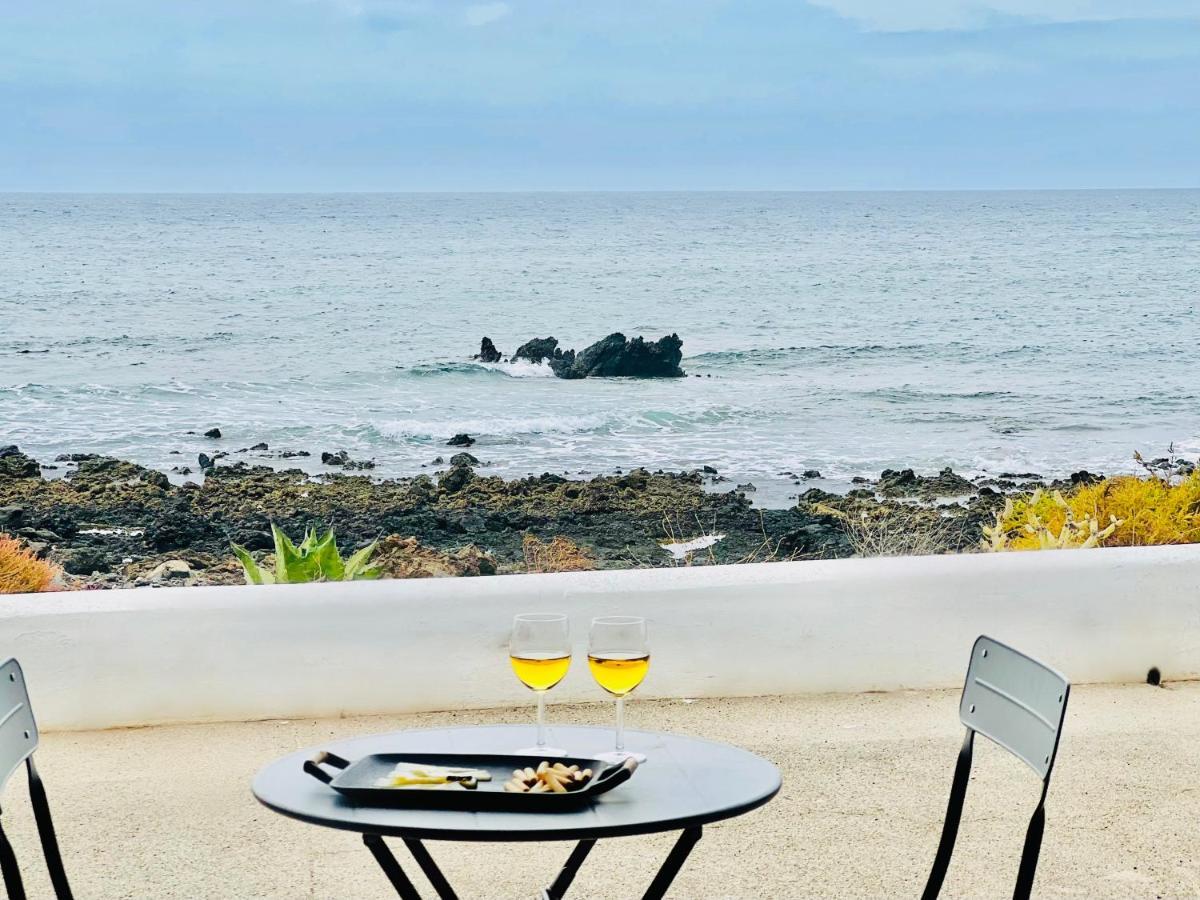 Canaryislandshost L Lava Y Mar Lanzarote Punta Mujeres Bagian luar foto